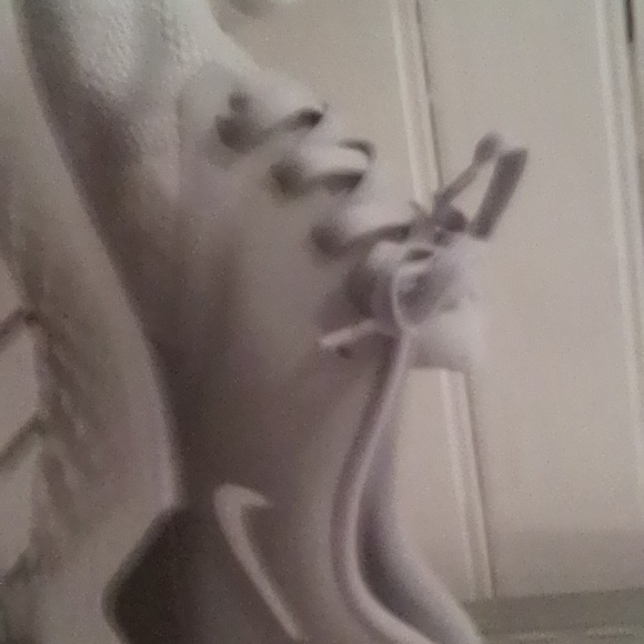 Nike shoes grey 8 1/2 - Picture 3 of 4